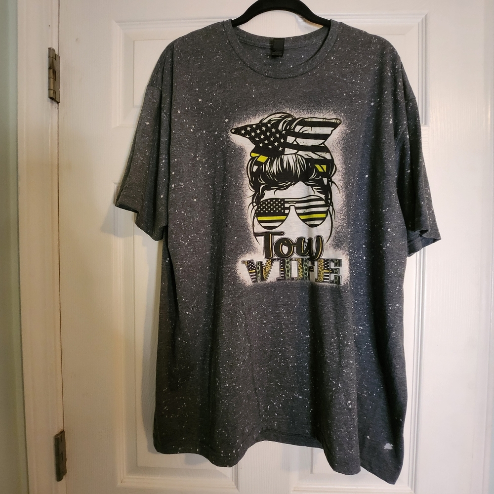 NWOT Tow Wife Yellow Line First Responder Gildan Softstyle Plus Size T Shirt